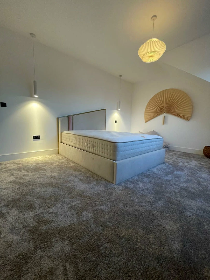 House Of Bling Furniture Boutique Luxury Parker Metal Trim Bed 10 House Of Bling Furniture Boutique Luxury Parker Metal Trim Bed