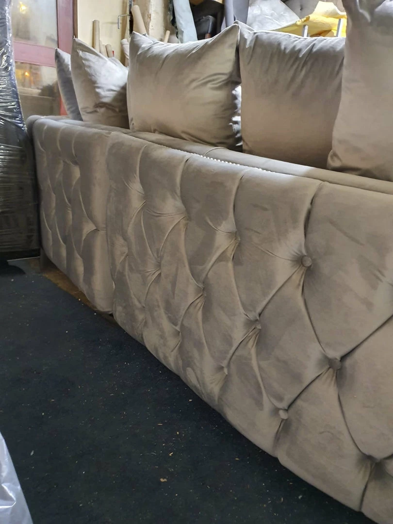 House Of Bling Furniture Boutique Curved London Luxury Sofa. 11 House Of Bling Furniture Boutique Curved London Luxury Sofa.