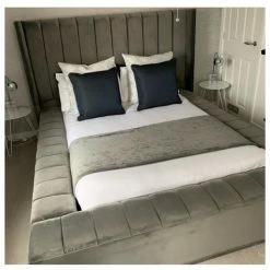 House Of Bling Furniture Boutique Royal Thomas Wing Bed