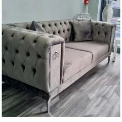 House Of Bling Furniture Boutique Chesterfield Knocker 3 Plus 2 Sofa Set Sofas